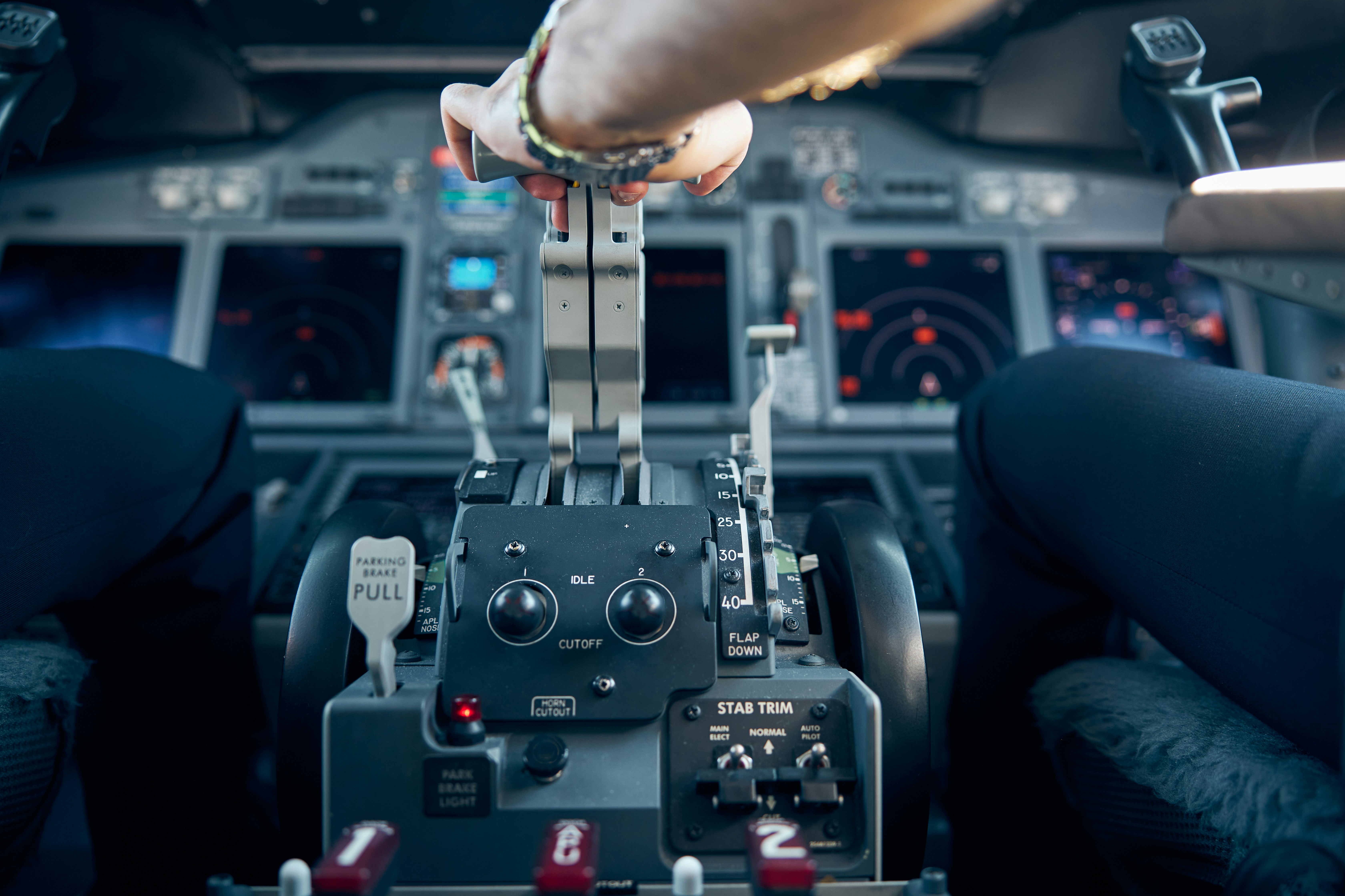 Boeing 737 cockpit close up